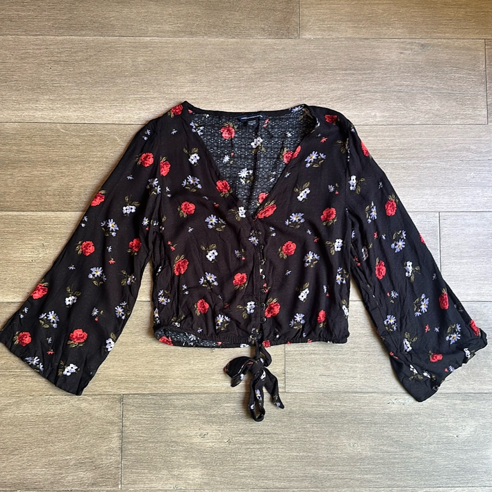 Cute AE Tie Front Floral Top